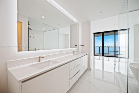 Copropriété à louer à Miami, Floride: 3 chambres № 1995959 - photo 19