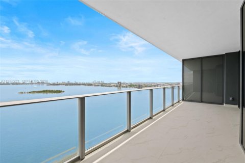 Condo à Miami, Floride, 3 chambres № 1995959