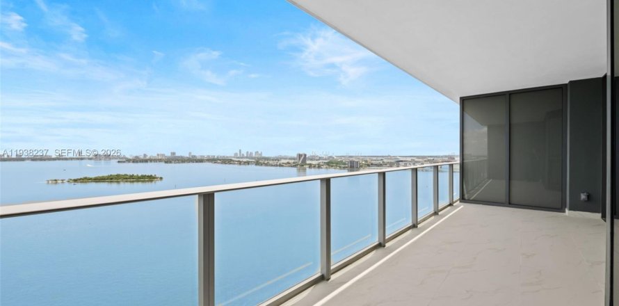 Condo à Miami, Floride, 3 chambres  № 1995959