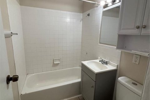 House in Saint Petersburg, Florida 2 bedrooms, 63.55 sq.m. № 2329794 - photo 8