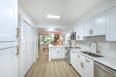 Copropriété à louer à Longboat Key, Floride: 2 chambres, 117.06 m2 № 1295324 - photo 9