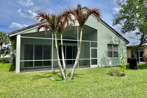 House in Port St. Lucie, Florida 3 bedrooms, 142.98 sq.m. № 2192553 - photo 16