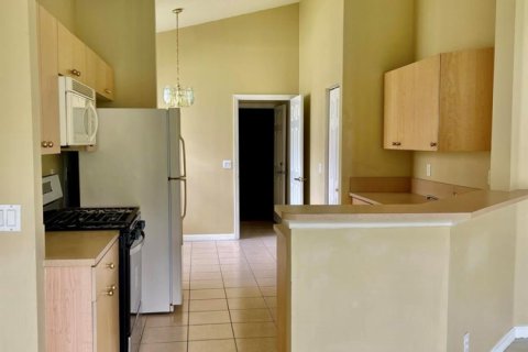 House in Port St. Lucie, Florida 3 bedrooms, 142.98 sq.m. № 2192553 - photo 10