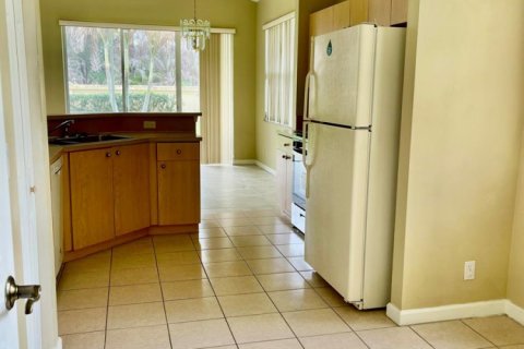 House in Port St. Lucie, Florida 3 bedrooms, 142.98 sq.m. № 2192553 - photo 13
