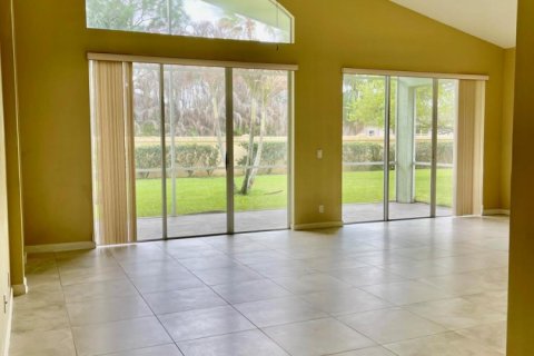 House in Port St. Lucie, Florida 3 bedrooms, 142.98 sq.m. № 2192553 - photo 5
