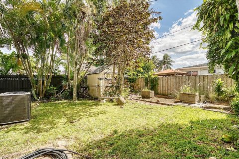 House in Miami, Florida 3 bedrooms, 96.34 sq.m. № 1983952 - photo 27