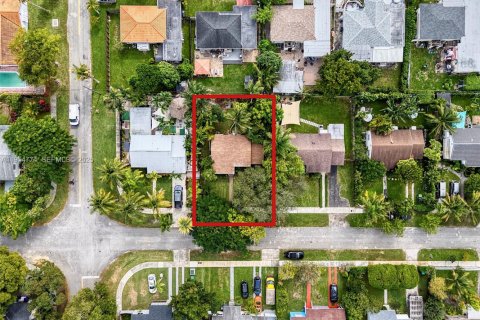 Casa en venta en Miami, Florida, 3 dormitorios, 96.34 m2 № 1983952 - foto 3