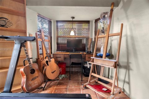 House in Miami, Florida 3 bedrooms, 96.34 sq.m. № 1983952 - photo 23