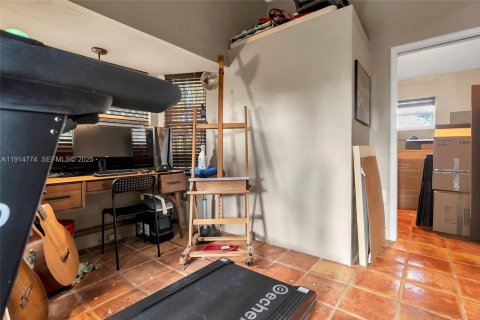 House in Miami, Florida 3 bedrooms, 96.34 sq.m. № 1983952 - photo 22