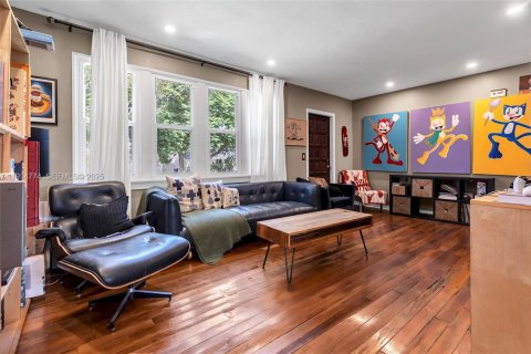 Casa en venta en Miami, Florida, 3 dormitorios, 96.34 m2 № 1983952 - foto 7