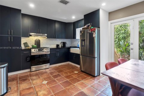Casa en venta en Miami, Florida, 3 dormitorios, 96.34 m2 № 1983952 - foto 17