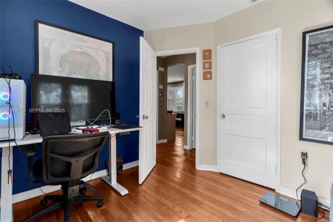 Casa en venta en Miami, Florida, 3 dormitorios, 96.34 m2 № 1983952 - foto 13