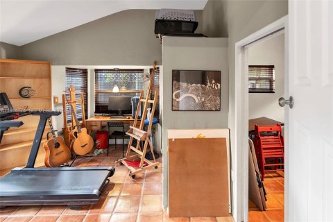 House in Miami, Florida 3 bedrooms, 96.34 sq.m. № 1983952 - photo 20