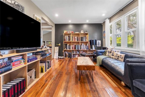 Casa en venta en Miami, Florida, 3 dormitorios, 96.34 m2 № 1983952 - foto 6
