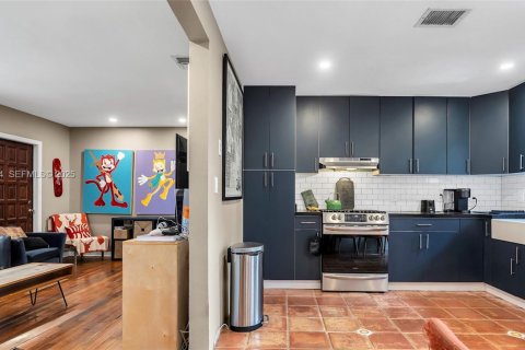 Casa en venta en Miami, Florida, 3 dormitorios, 96.34 m2 № 1983952 - foto 16