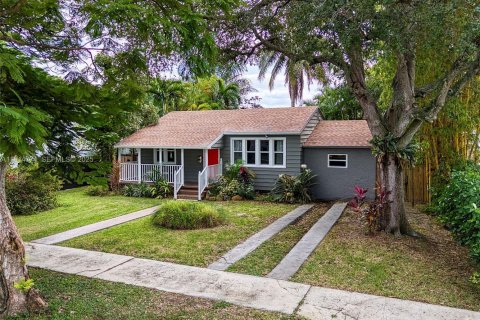 Casa en venta en Miami, Florida, 3 dormitorios, 96.34 m2 № 1983952 - foto 1