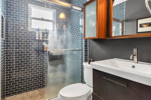 Casa en venta en Miami, Florida, 3 dormitorios, 96.34 m2 № 1983952 - foto 11