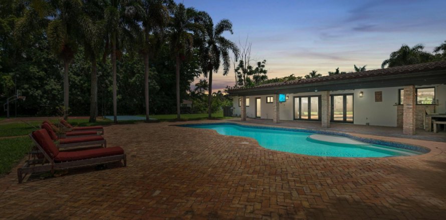 Villa ou maison à Southwest Ranches, Floride 6 chambres, 560.67 m2 № 1225820
