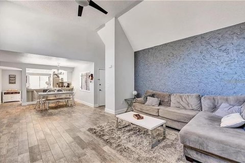 Condo in Orlando, Florida, 2 bedrooms  № 2205232