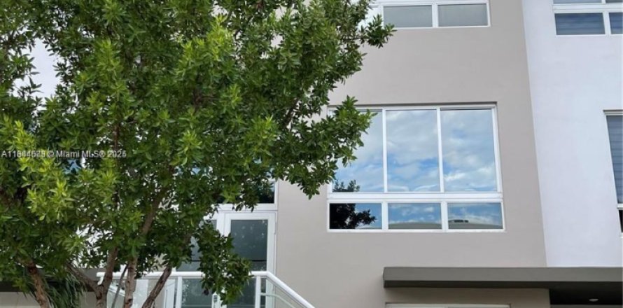 Touwnhouse à LANDMARK à Doral, Floride 3 chambres, 222.87 m2 № 1841147