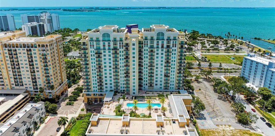 Condominio en Sarasota, Florida, 2 dormitorios  № 1913713
