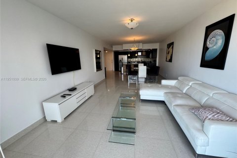 Condominio en alquiler en Sunny Isles Beach, Florida, 1 dormitorio, 93.37 m2 № 2007815 - foto 16