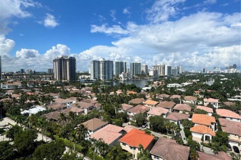 Condominio en alquiler en Sunny Isles Beach, Florida, 1 dormitorio, 93.37 m2 № 2007815 - foto 28