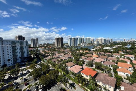 Condominio en alquiler en Sunny Isles Beach, Florida, 1 dormitorio, 93.37 m2 № 2007815 - foto 13