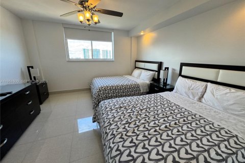Condominio en alquiler en Sunny Isles Beach, Florida, 1 dormitorio, 93.37 m2 № 2007815 - foto 18