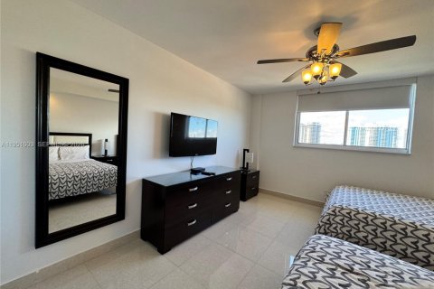 Condominio en alquiler en Sunny Isles Beach, Florida, 1 dormitorio, 93.37 m2 № 2007815 - foto 14
