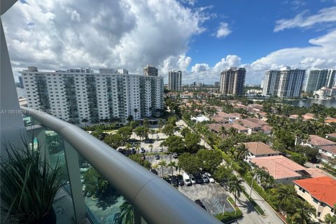 Condominio en alquiler en Sunny Isles Beach, Florida, 1 dormitorio, 93.37 m2 № 2007815 - foto 23