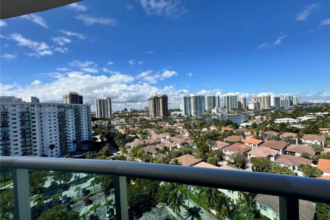 Condominio en alquiler en Sunny Isles Beach, Florida, 1 dormitorio, 93.37 m2 № 2007815 - foto 10