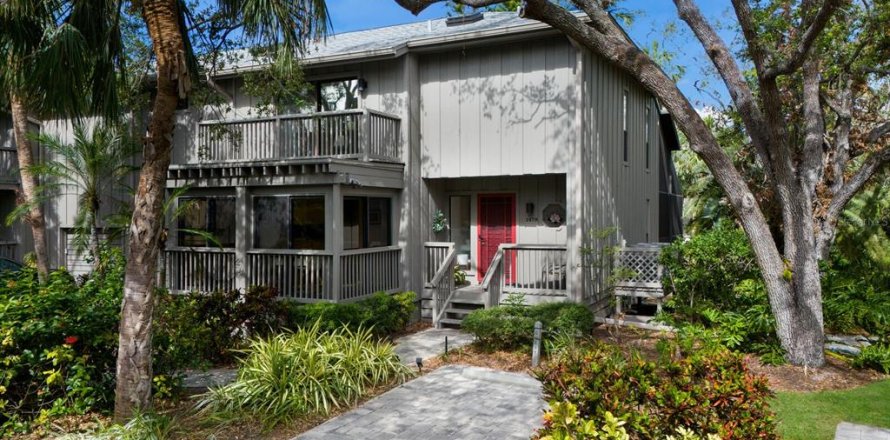 Townhouse in Sarasota, Florida 3 bedrooms, 189.52 sq.m. № 2234097
