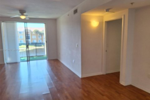 Купить кондоминиум в Мирамар, Флорида 2 спальни, 90.77м2, № 2033292 - фото 4