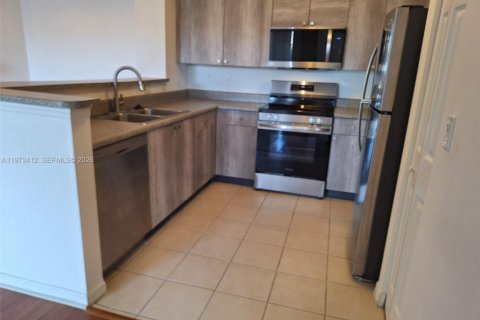 Купить кондоминиум в Мирамар, Флорида 2 спальни, 90.77м2, № 2033292 - фото 3