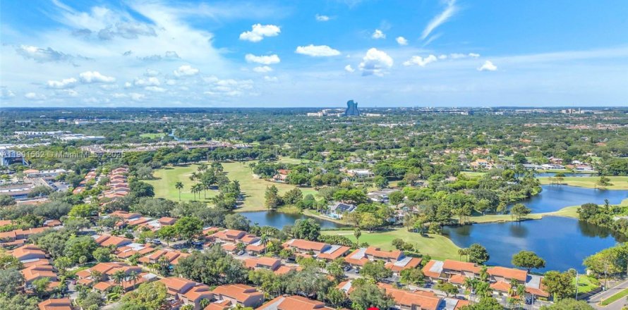 Condo in Hollywood, Florida, 3 bedrooms  № 1953189