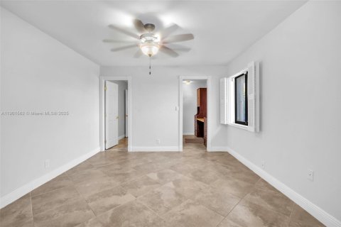 Condo in Hollywood, Florida, 3 bedrooms  № 1953189 - photo 22