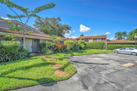 Condo in Hollywood, Florida, 3 bedrooms  № 1953189 - photo 3