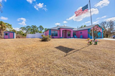 House in North Port, Florida 3 bedrooms, 156.63 sq.m. № 2109107