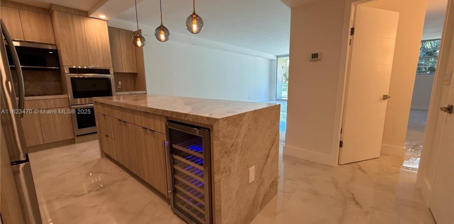 Condo in Sunny Isles Beach, Florida, 1 bedroom  № 1791045