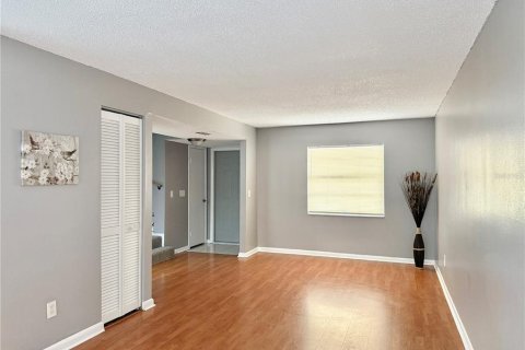 Condo in Tampa, Florida, 2 bedrooms № 2096491 - photo 3