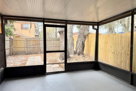 Condo in Tampa, Florida, 2 bedrooms № 2096491 - photo 25