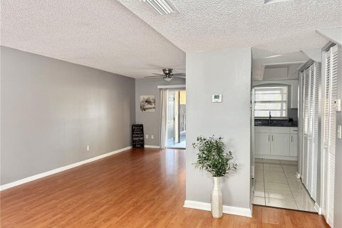Condo in Tampa, Florida, 2 bedrooms № 2096491 - photo 2