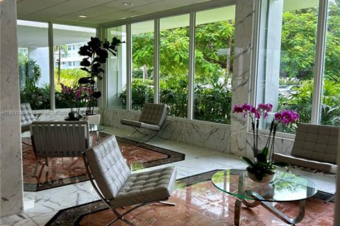 Condo in Key Biscayne, Florida, 1 bedroom  № 1896087 - photo 14