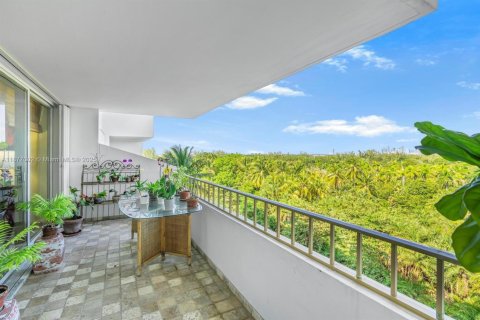 Condo in Key Biscayne, Florida, 1 bedroom  № 1896087 - photo 1