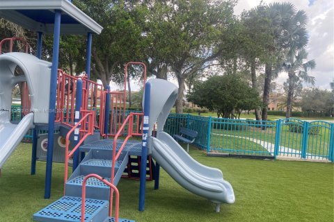 Townhouse in Homestead, Florida 3 bedrooms, 135.27 sq.m. № 1839131 - photo 30