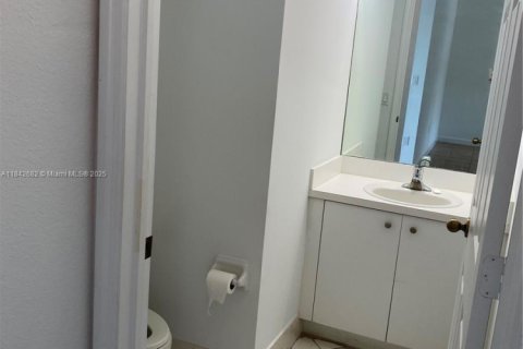 Townhouse in Homestead, Florida 3 bedrooms, 135.27 sq.m. № 1839131 - photo 8