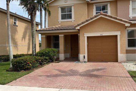 Townhouse in Homestead, Florida 3 bedrooms, 135.27 sq.m. № 1839131 - photo 1