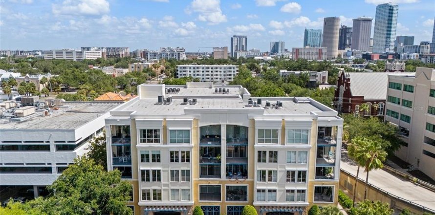Condominio en Tampa, Florida, 2 dormitorios  № 2201980