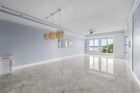 Condominio en venta en Tampa, Florida, 2 dormitorios, 170.85 m2 № 2201980 - foto 14